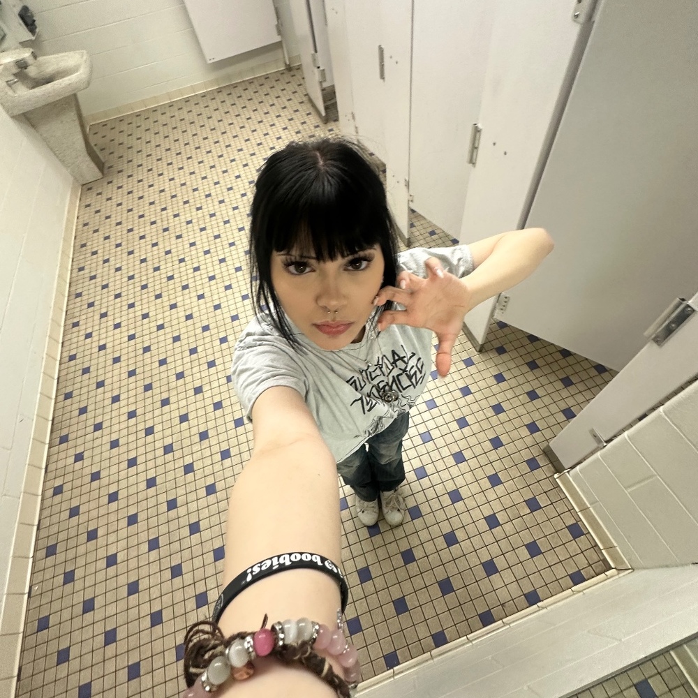 Meet your Posher, Myra